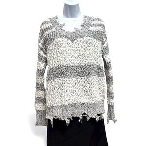 Rue21 Gray and Cream V-Neck Distressed Sweater Size XS